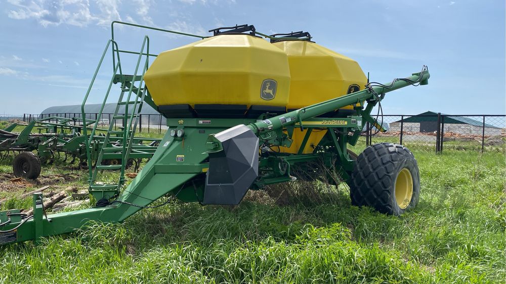 Посевной комплекс Джон Дир, 1830, культиватор.