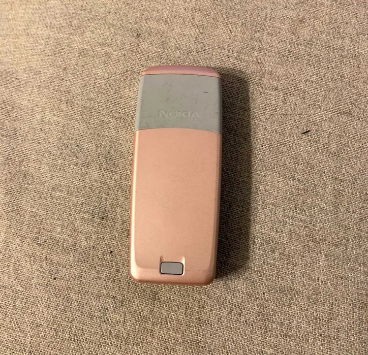 Telefon mobil Nokia 2310 - functional fara incarcator - blocat retea