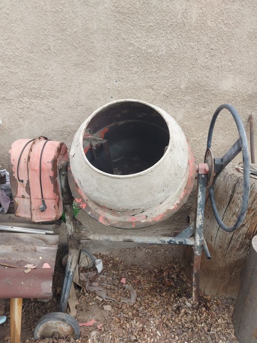 Продаётся бетономешалка