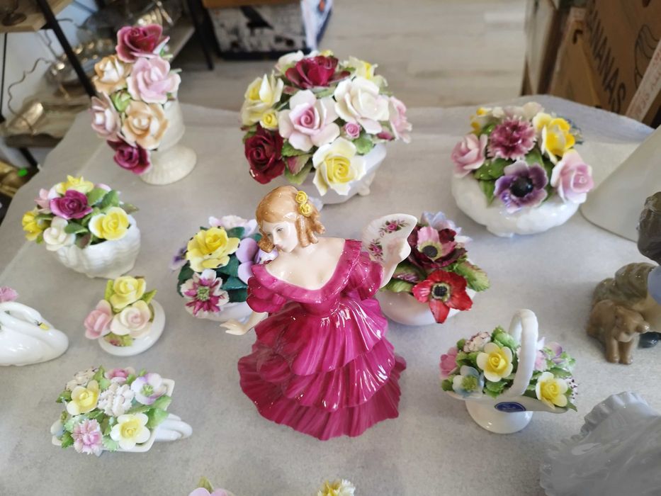 Порцеланови кукли над 100 бр. - Royal Doltan , Albert , Coalport !