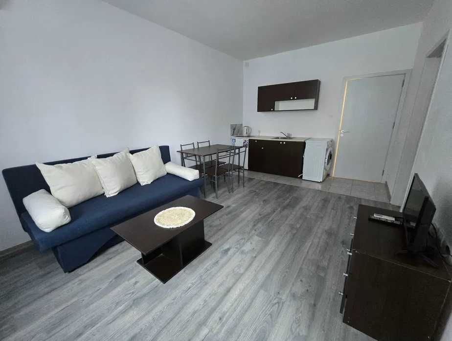 Дава се под наем Двустаен апартамент в Поморие - 56 кв.м за 325 € - Снимка #3