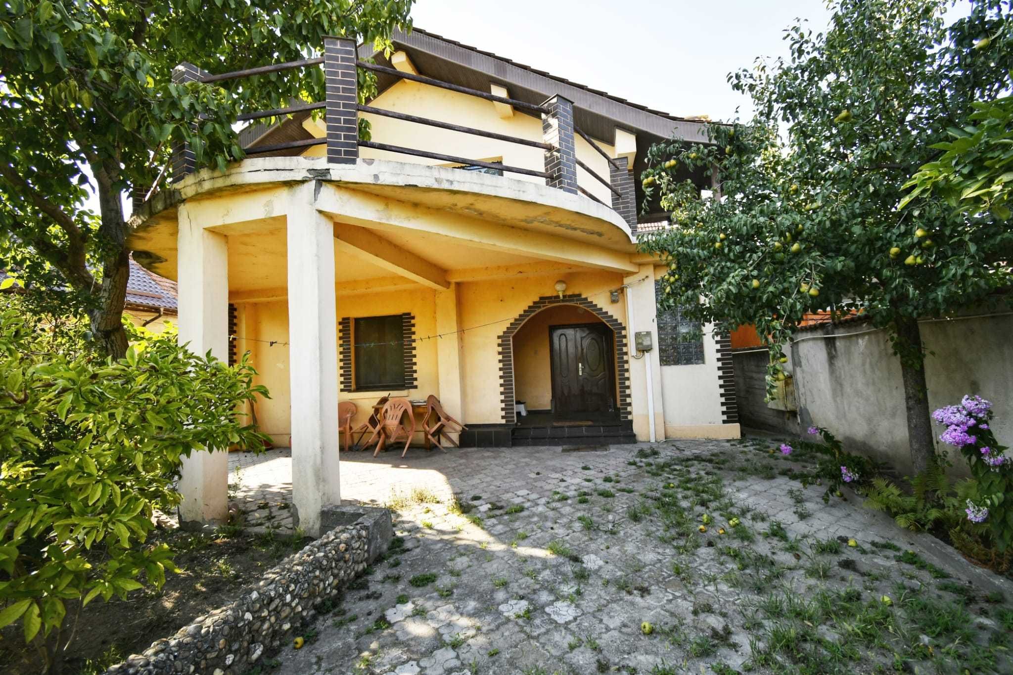 Inchiriez casa strada principala Brestei