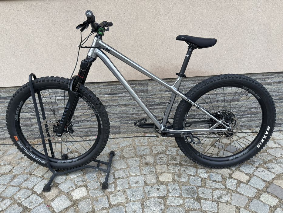 Боен твърдак COMMENCAL META HT AM размер: 27.5/42см