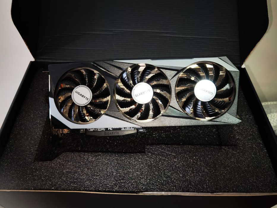 Видеокарта Gigabyte RTX 3070 Gaming OC 8 ГБ. Пишите на WhatsApp.
