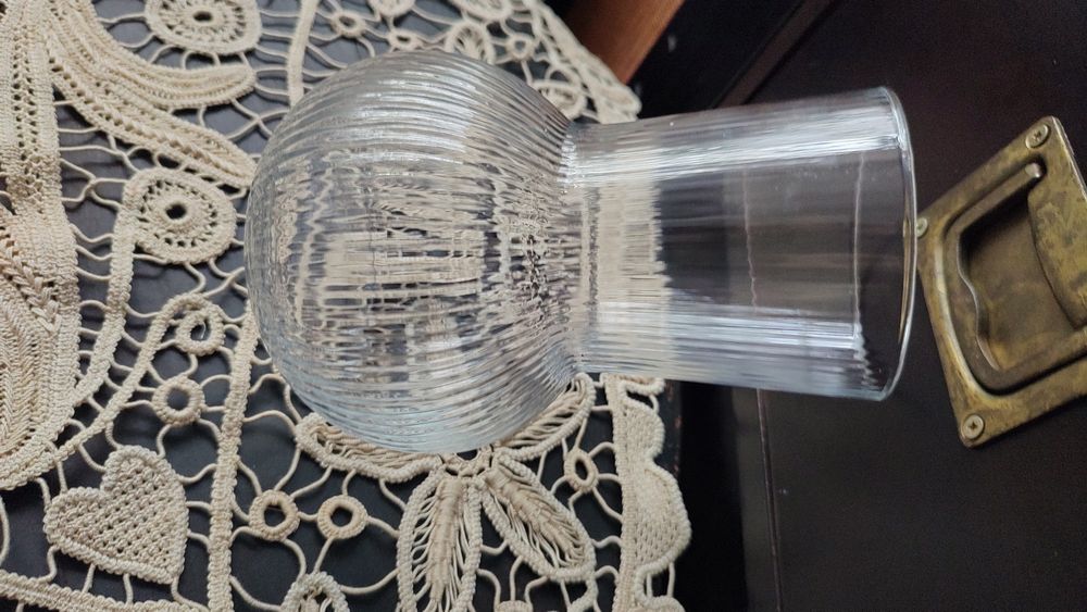 vază simplă transparentă