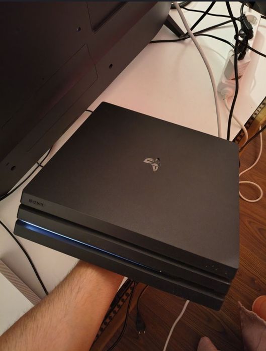 PS4 pro Mondat, cu SSD