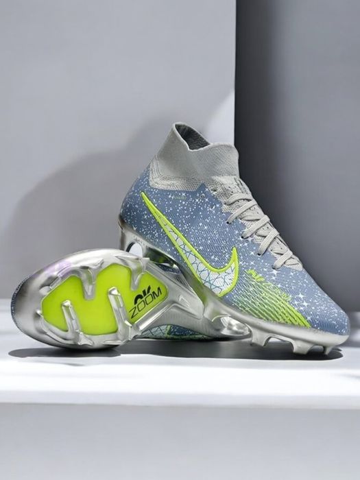 Butsi Nike Air Zoom futbol butsasi.