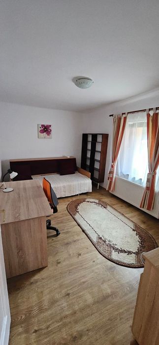 Închiriez garsonieră la casă