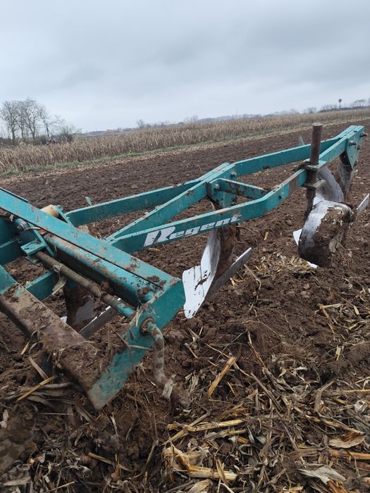 Plug 3 trupițe (brazde, cormane) Regent Neptun 3