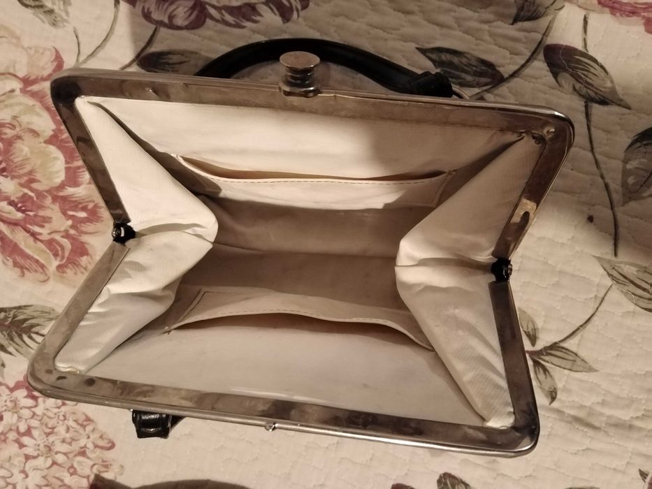 Vind poșete vintige