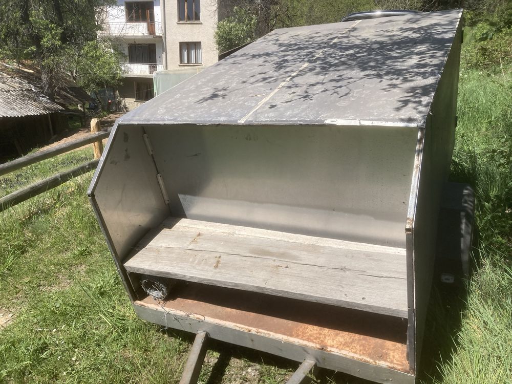 ремарке за кола фургон
