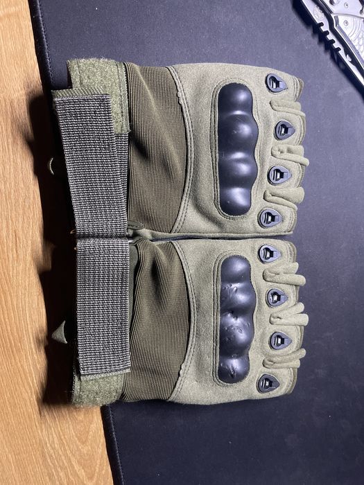 Briceage de buzunar si manusi tactice