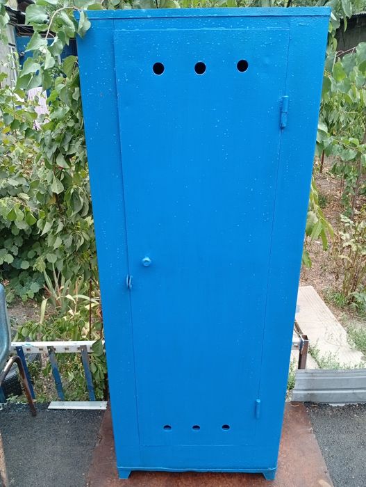 Продам металлический шкаф