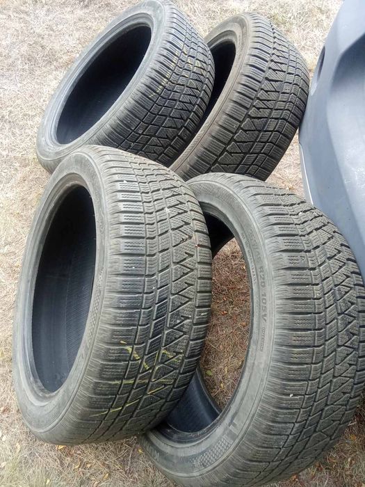 255/45/20 Комплект зимни гуми Отлични