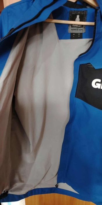 Vînd 2 geci bărbați toamna -iarnă Mascot mărime XL - preț 250- 300 buc