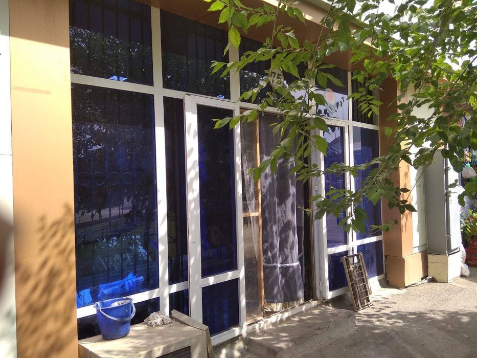 Магазин сотилади 9 бозорда срочно  дукон кадастри бор 100%