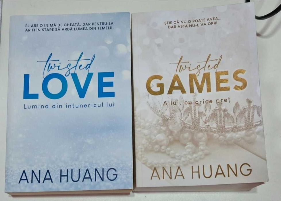 Vand cartile Twisted games si Twisted love