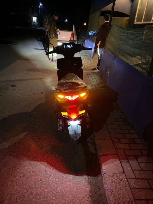 Vand scuter electric