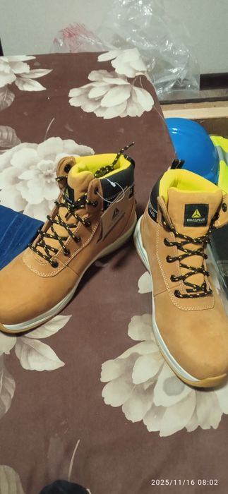 Продам спец обувь