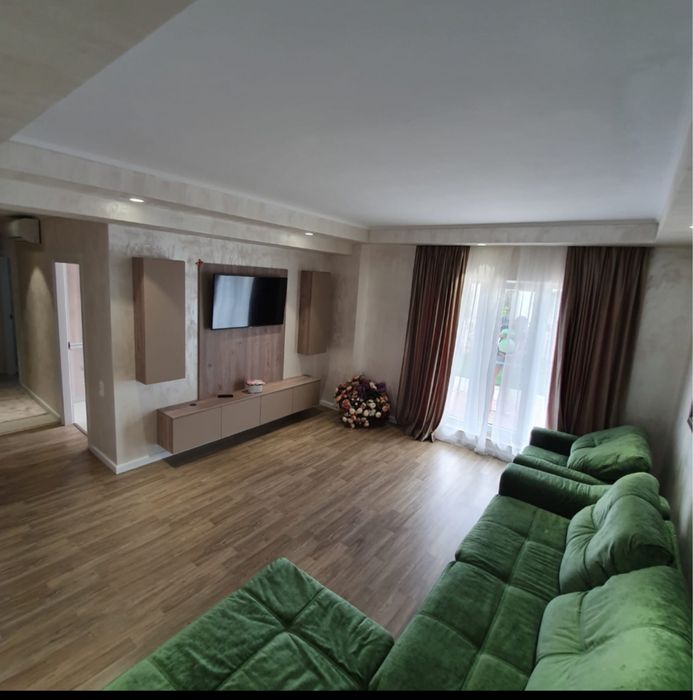Cosmopolis Parter 2 Cam + Gradina