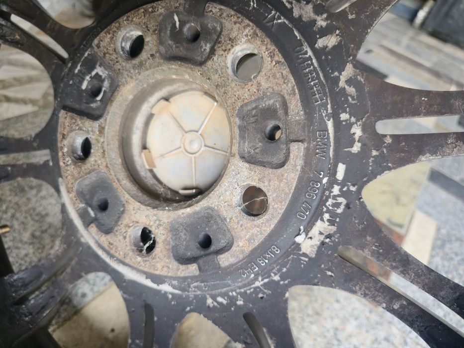 Jante BMW 18 jante BMW style 135 M
Mici zgârieturi 
Nu