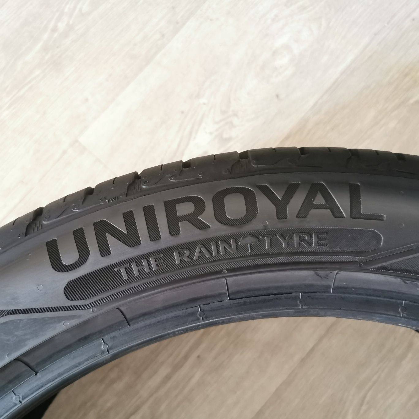 Uniroyal 255 40 R20 Anvelope Cauciucuri de vară profil 8mm DOT 2021