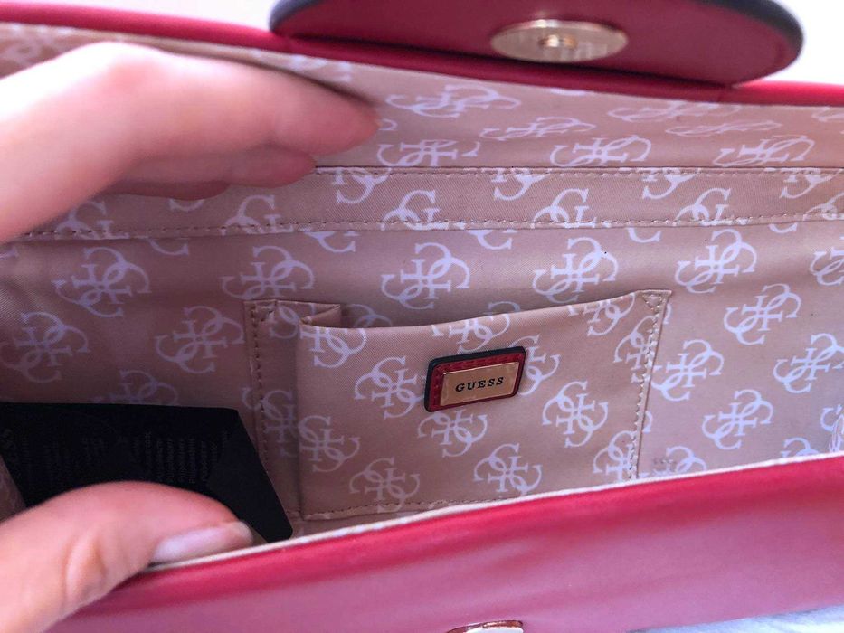 Оригинална чанта Guess