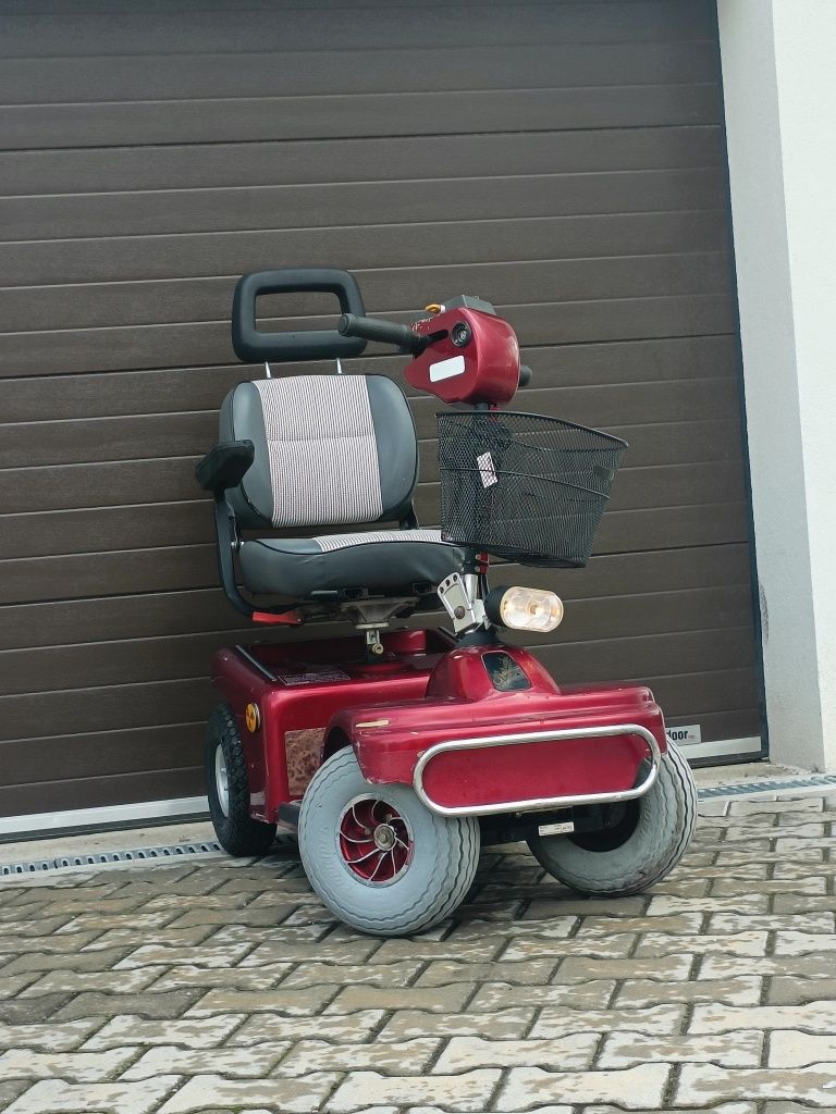 Carucior scaun carut scuter tricicleta electric handicap dizabilitati