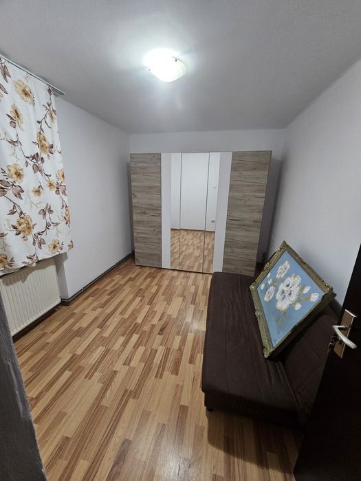 Vand apartament in centrul orasului Onesti etaj intermediar