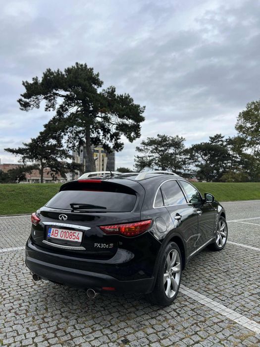 Infiniti FX30 d Premium S an 2011 4x4