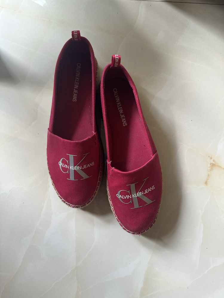 Calvin Klein еспадрили