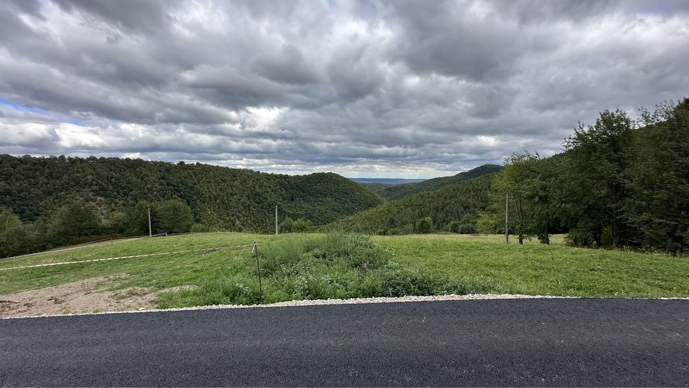 Teren pentru cabana cu panorama superba in Valea Ierii / Plopi. Asfalt