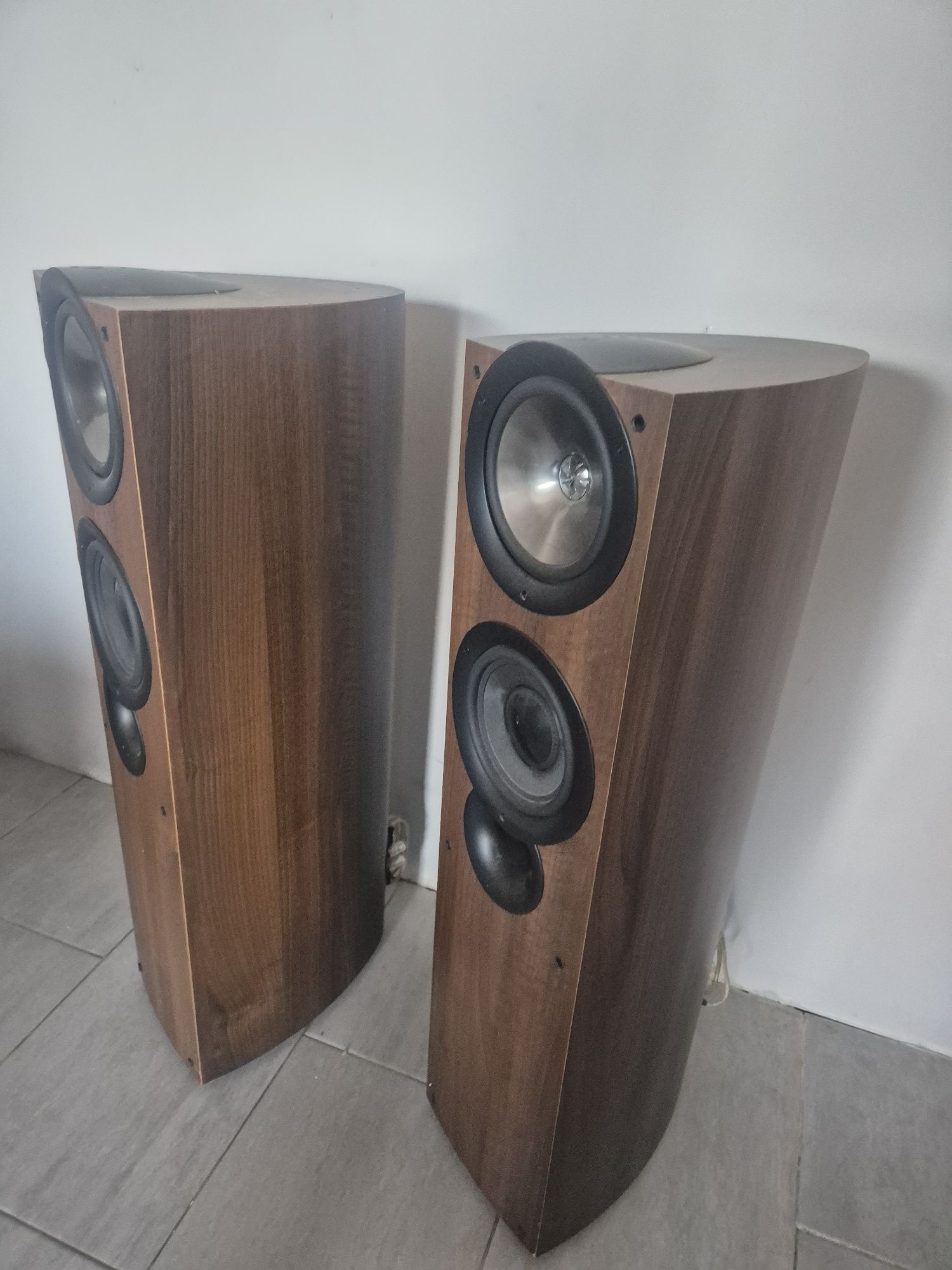 Тонколони KEF iQ70