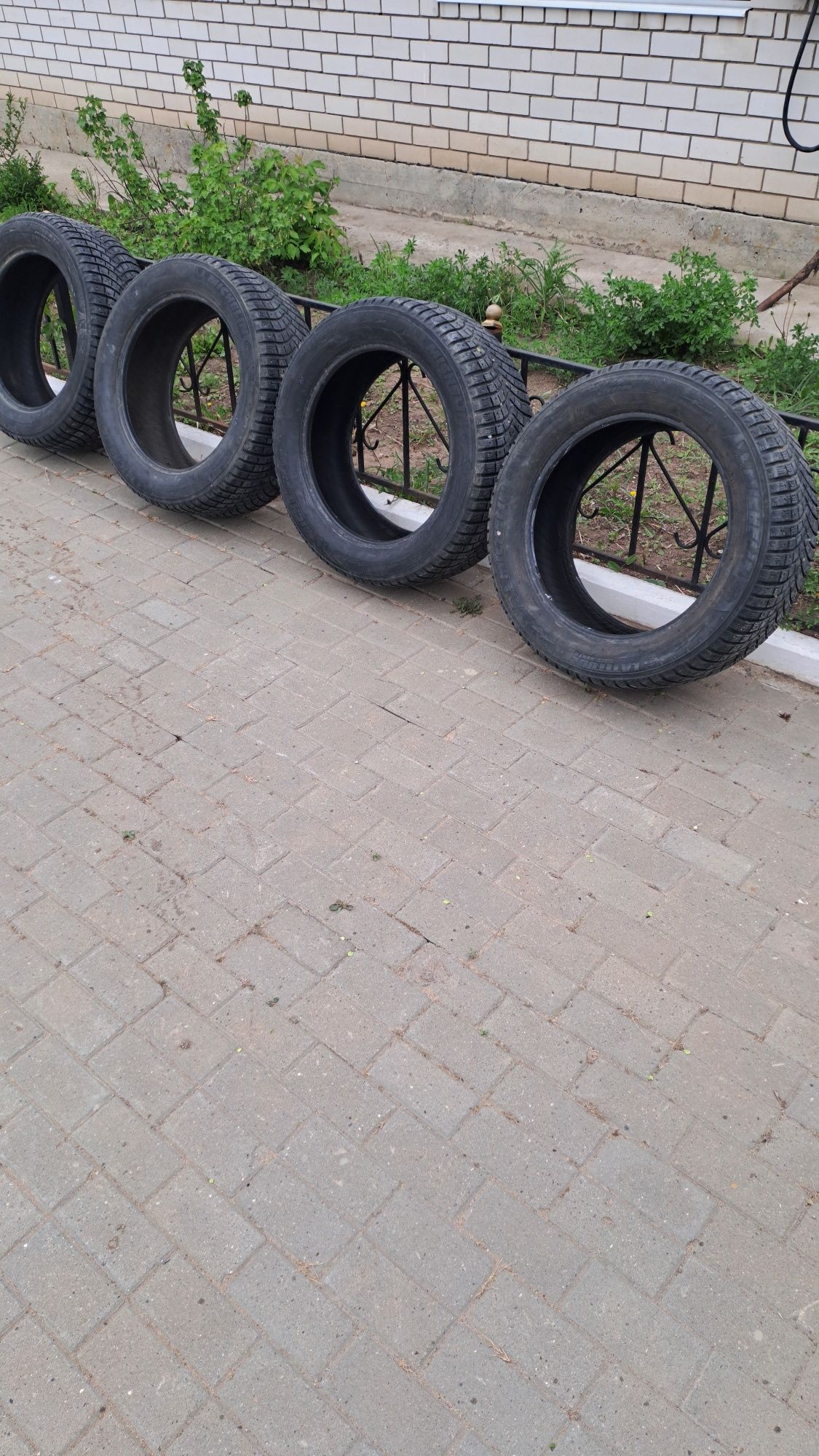 Продам зимнюю резину