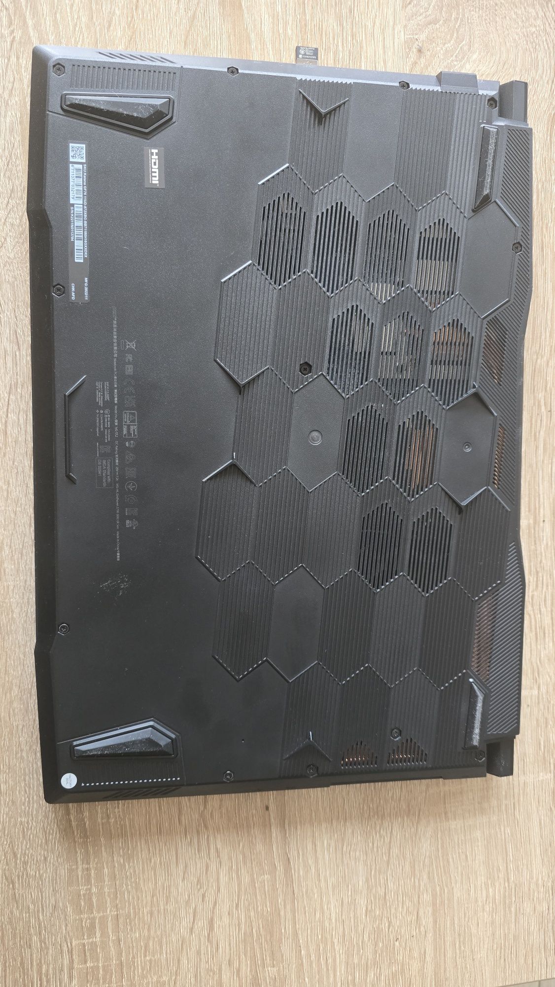MSI Katana GF76 11UD Геймърски лаптоп