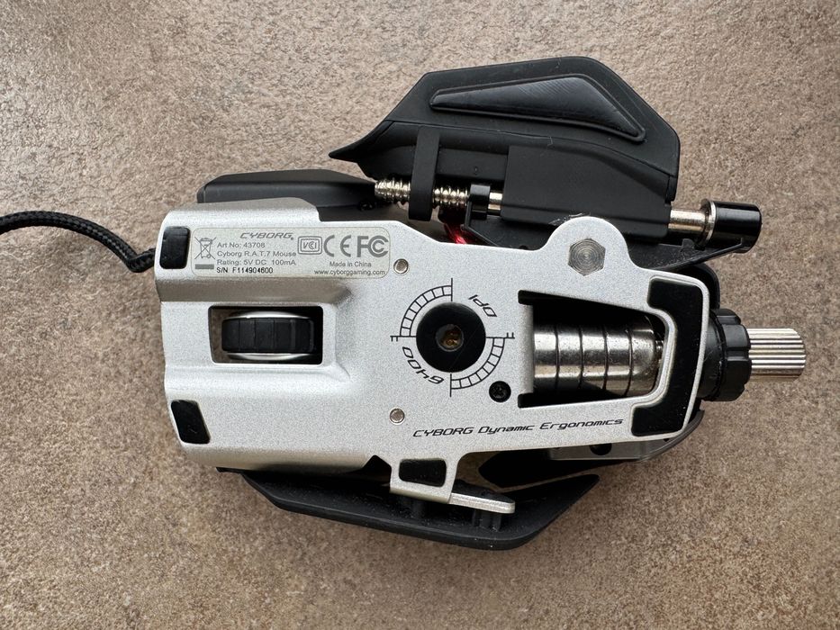 Продавам клавиатура Logitech G510s с подарък мишка