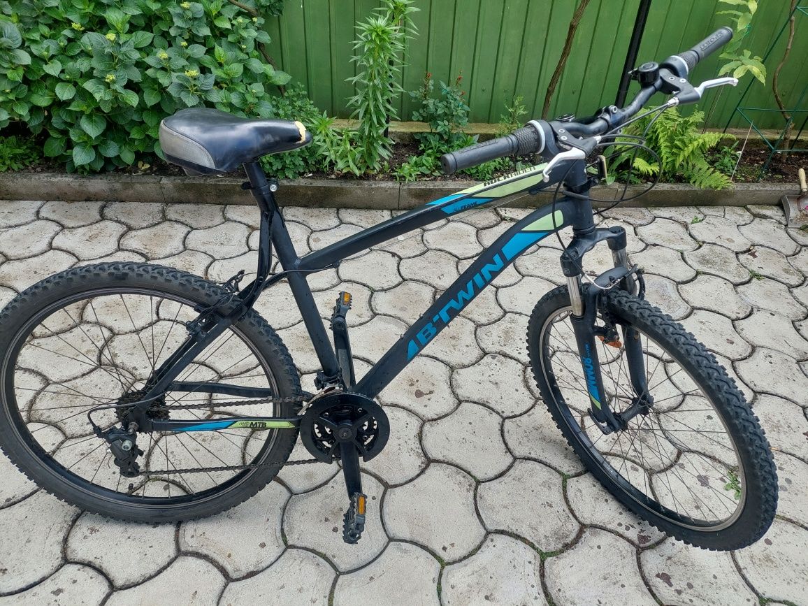 Vând  bicicletă BTWIN