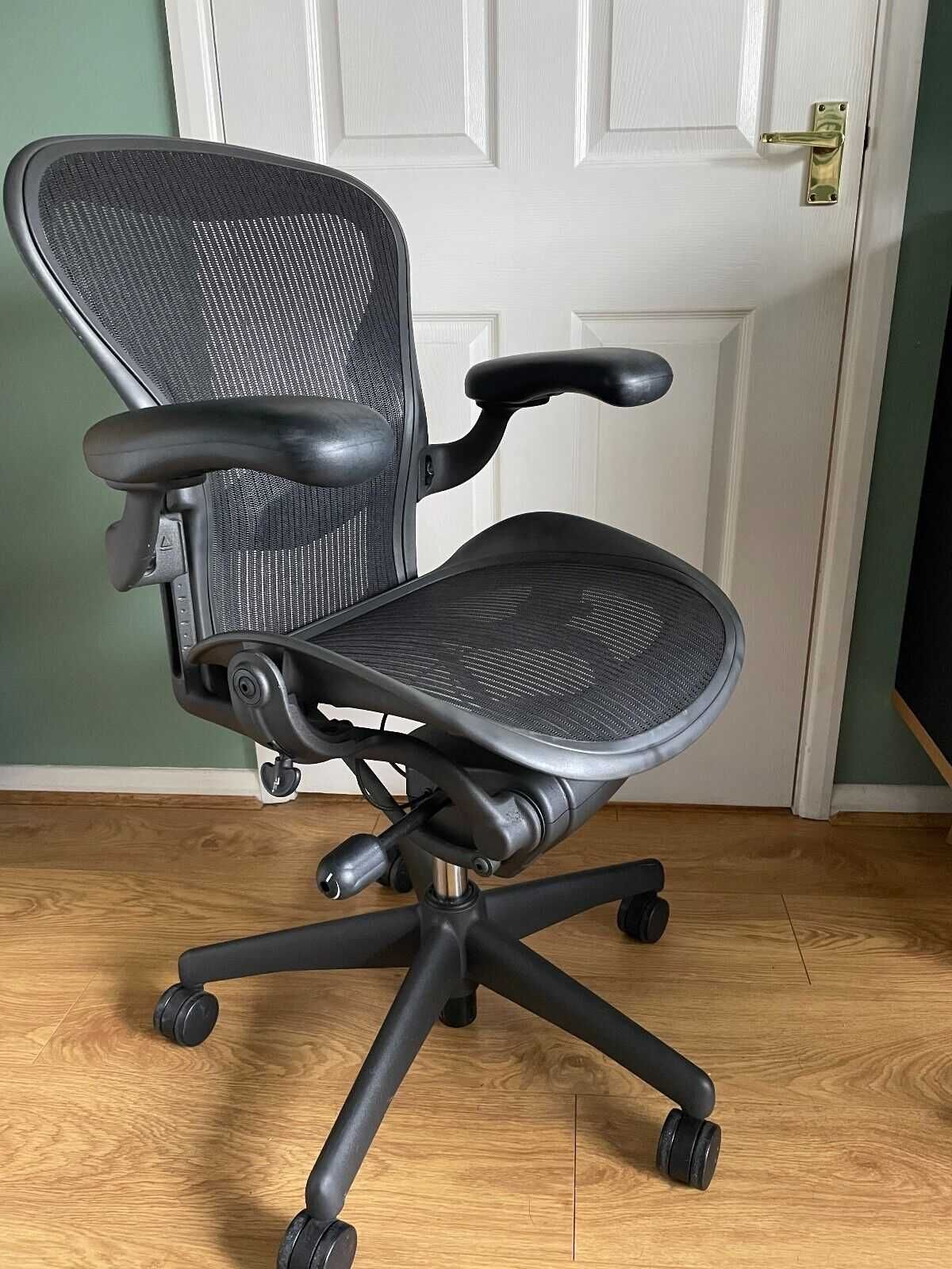 Herman Miller Aeron Size B