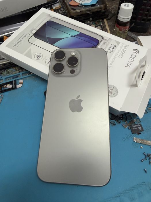 Vând Iphone 16 PRO MAX 256GB Silver