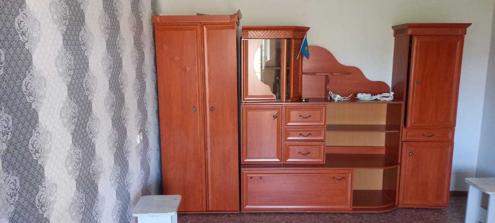 Продам мебель шкаф стенка