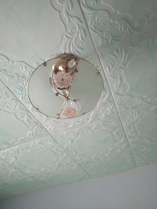 Продам люстру рабочая