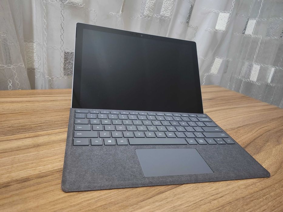 Microsoft Surface Pro 7