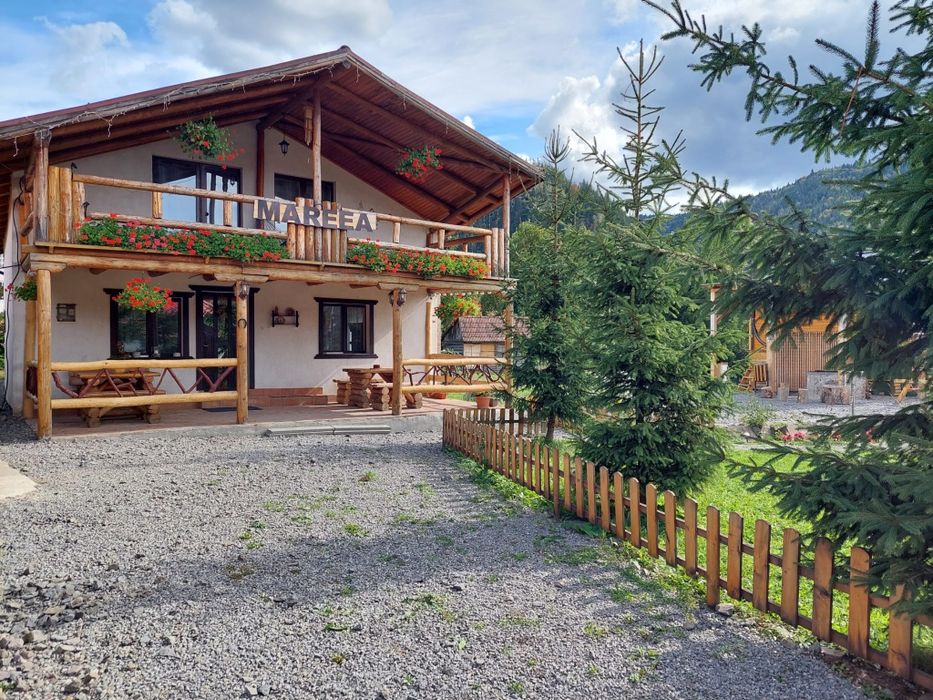Cabana de inchiriat cu ciubar in Lunca Bradului- 12pers