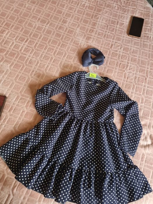 Rochiță fetițe mărimea 122 în stare bună