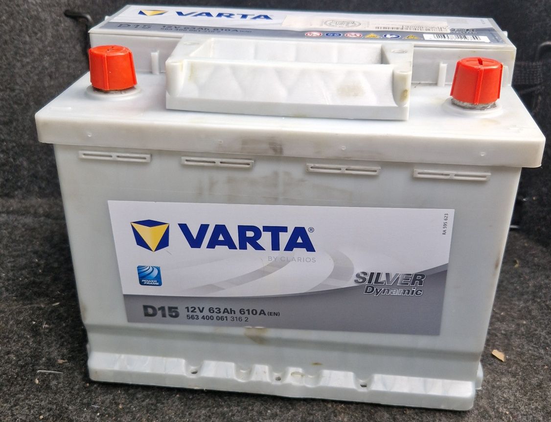 Baterie auto 12V, 63Ah, 610 A ca și nouă