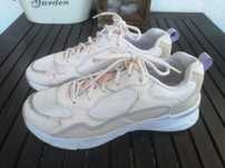 SKECHERS, маратонки, номер 41.5