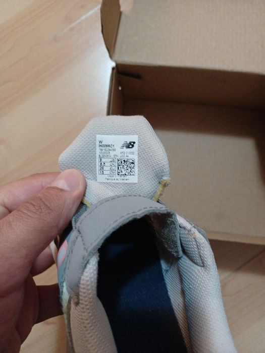 Adidasi New Balance copii