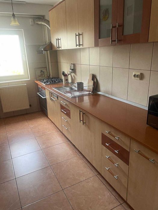Proprietar, închiriez apartament 3 camere, decomandat, în mun Brașov