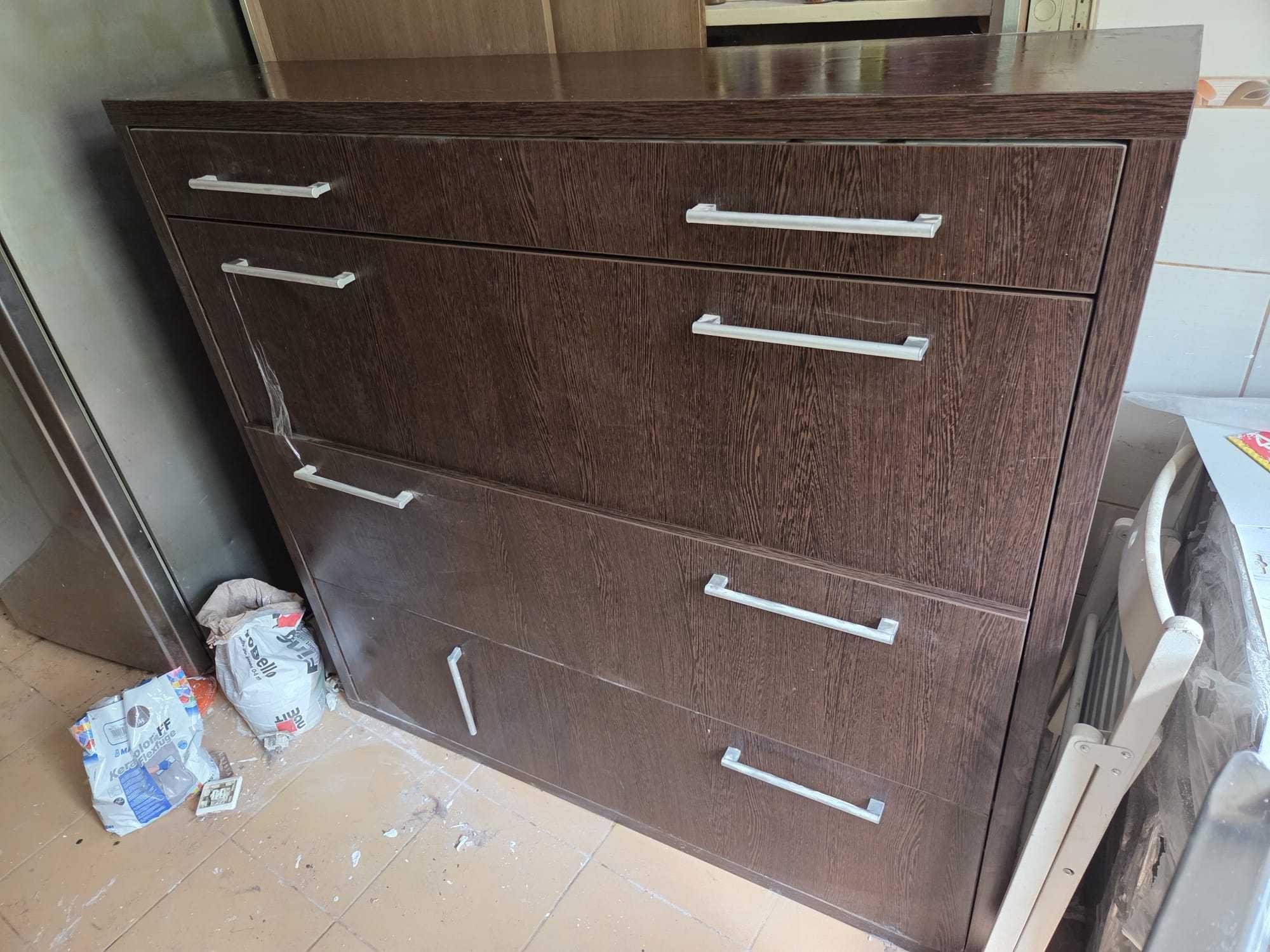 Donăm mobilier si congelator
