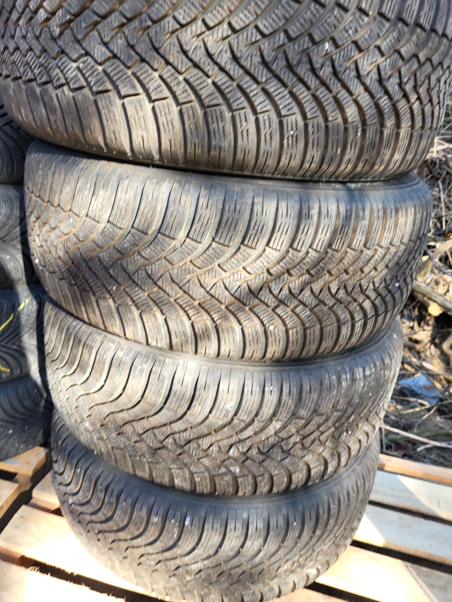 4 бр 245/55/17 Falken зимни гуми